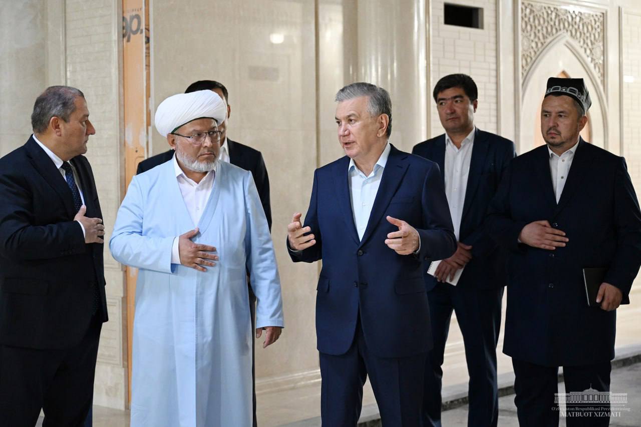 The President visited the mausoleum of Imam Bukhari